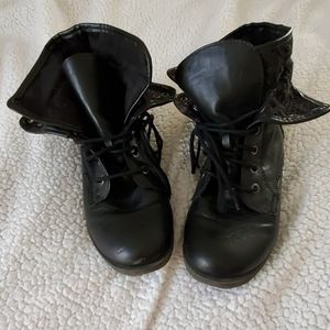 Used Women's Super Cute Combat Boots